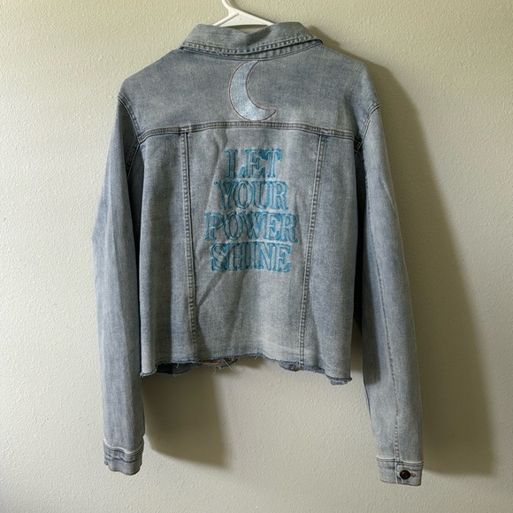 Rapunzel Denim Jacket Tangled Disney Parks Size 1X - missing rainbow pin! New! - Picture 11 of 15